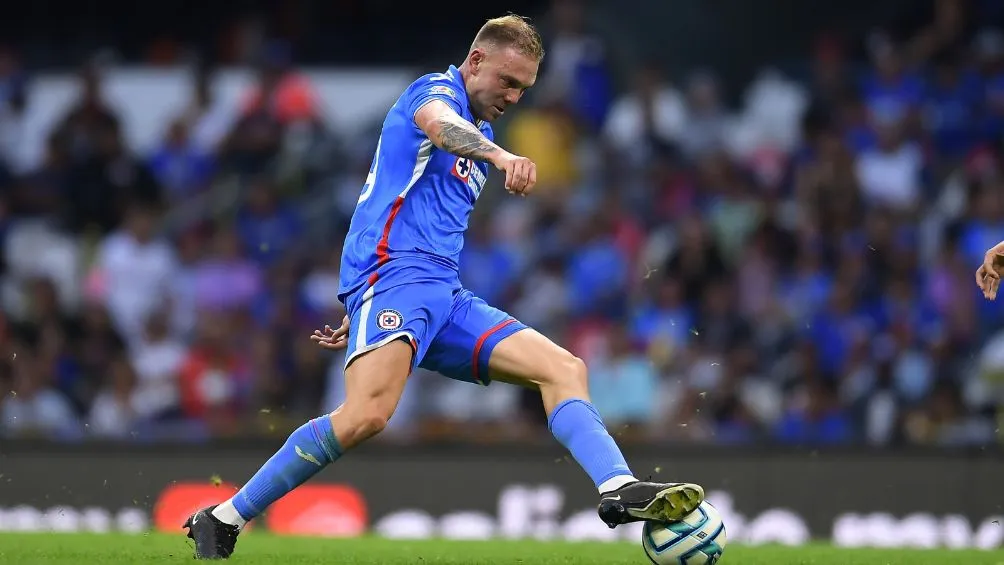 Rotondi en un encuentro con Cruz Azul