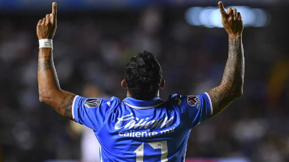 Escoboza festejando su gol