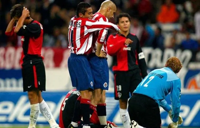 Adolfo Bautista luego de anotar un gol ante Atlas y no festejarlo