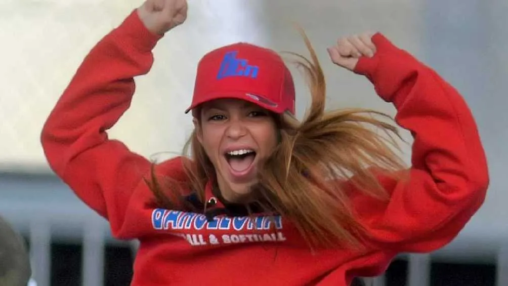 Shakira festejando un partido de su hijo