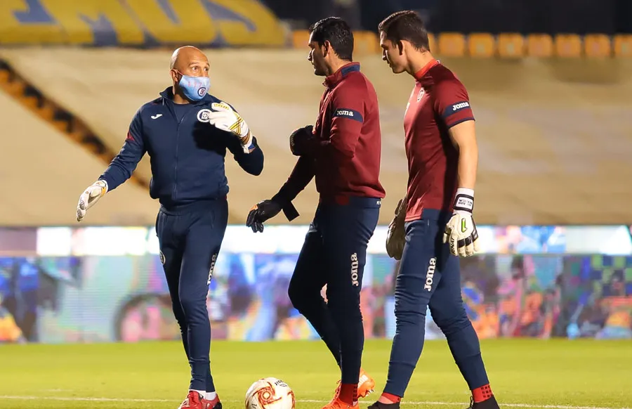 Los arqueros previo a partido de La Máquina