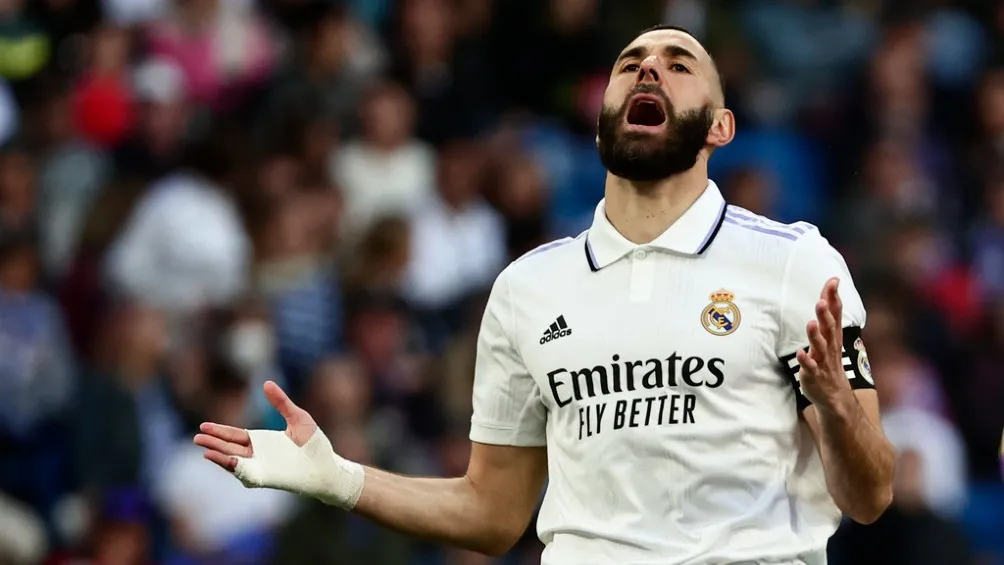 Karim Benzema fue confundido con un costalero