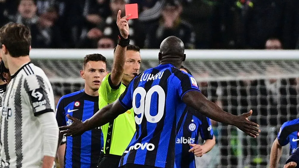 Romelu Lukaku se fue expulsado