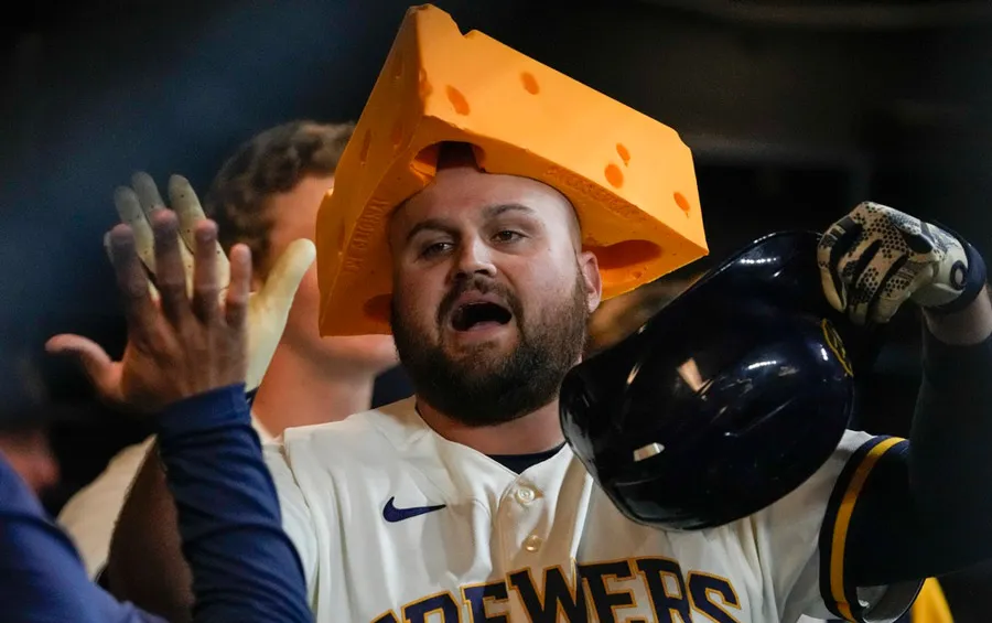Tellez celebra en dugout