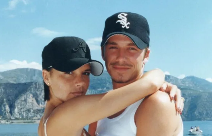 David y Victoria Beckham antes de casarse, hace 26 años