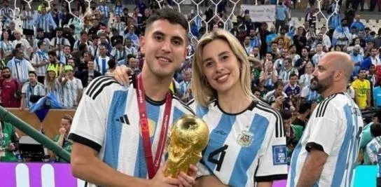 Yesica Frías junto a Exequiel Palacios