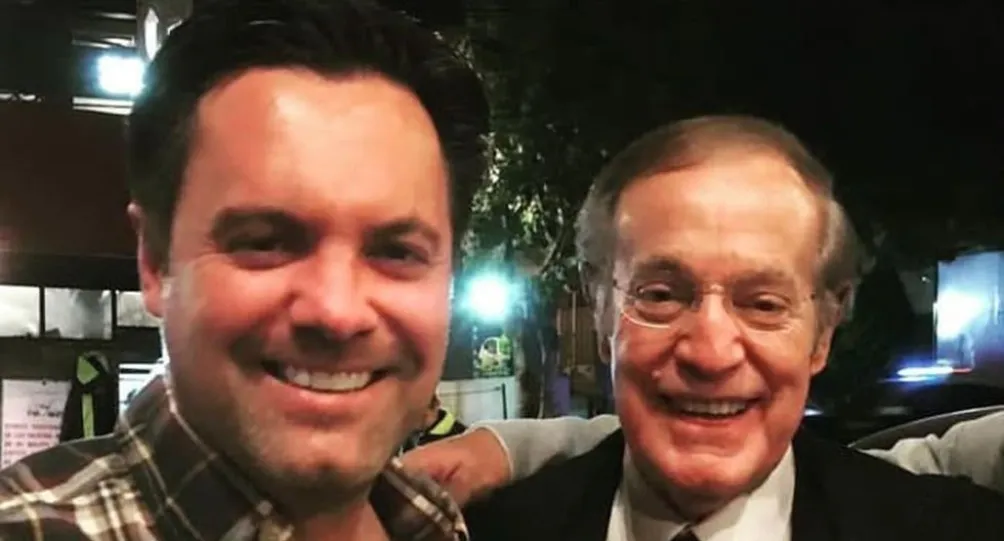 El comunicador junto a su padre