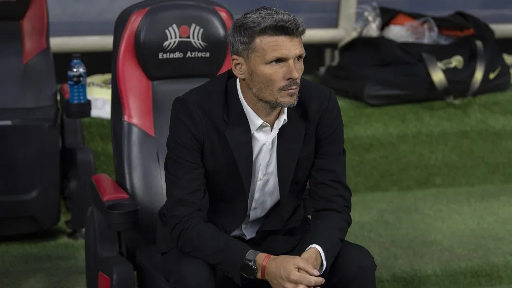 MEXSPORT Ortiz en el banquillo de Estadio Azteca