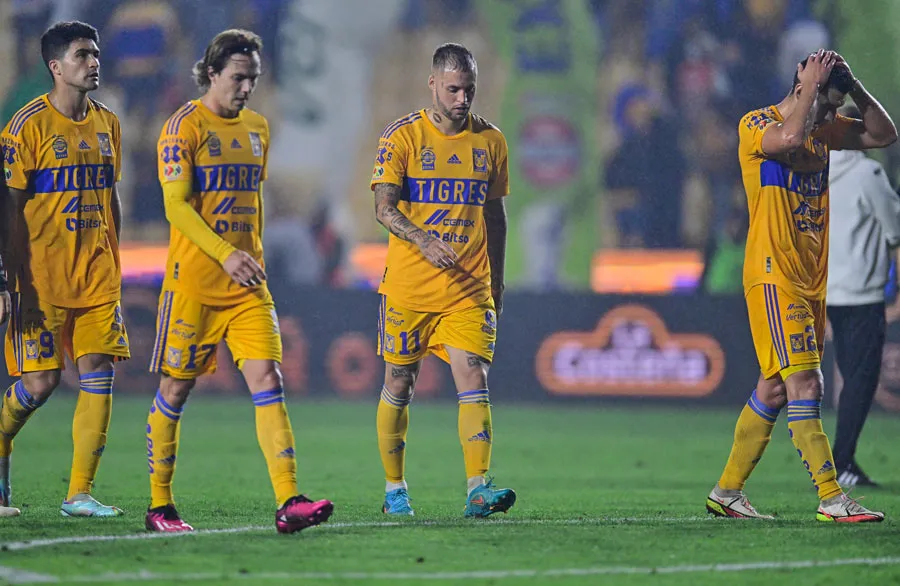 Jugadores de Tigres tras derrota ante Mazatlán