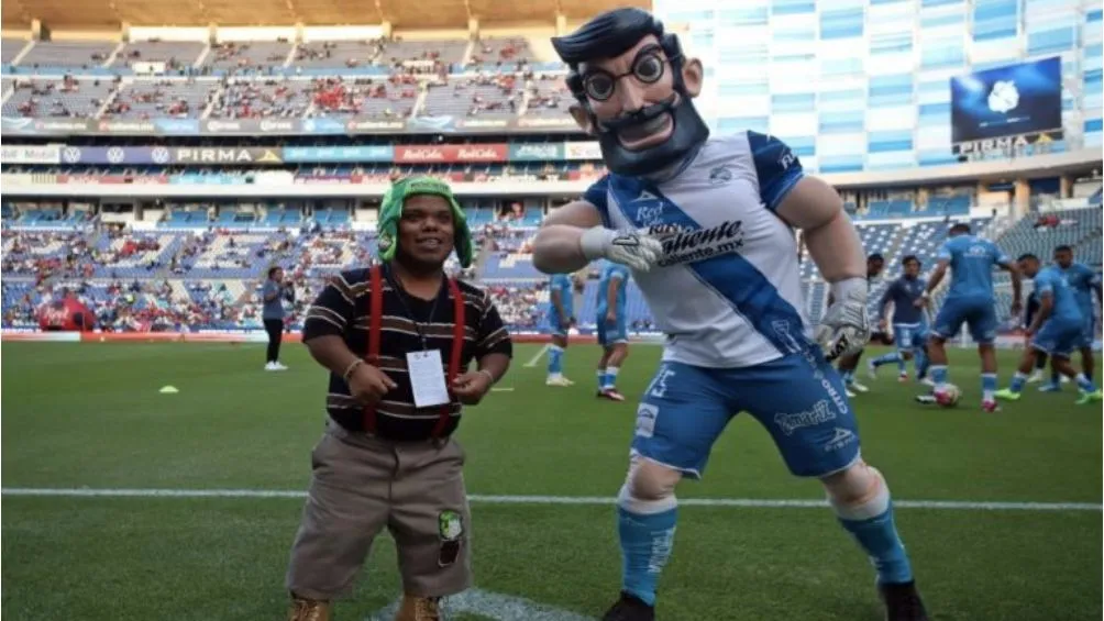 ESPECIAL El imitador de Medio Metro en el Estadio Cuauhtémoc
