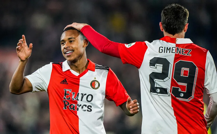 TWITTER @Feyenoord Giménez felicita a Paixão