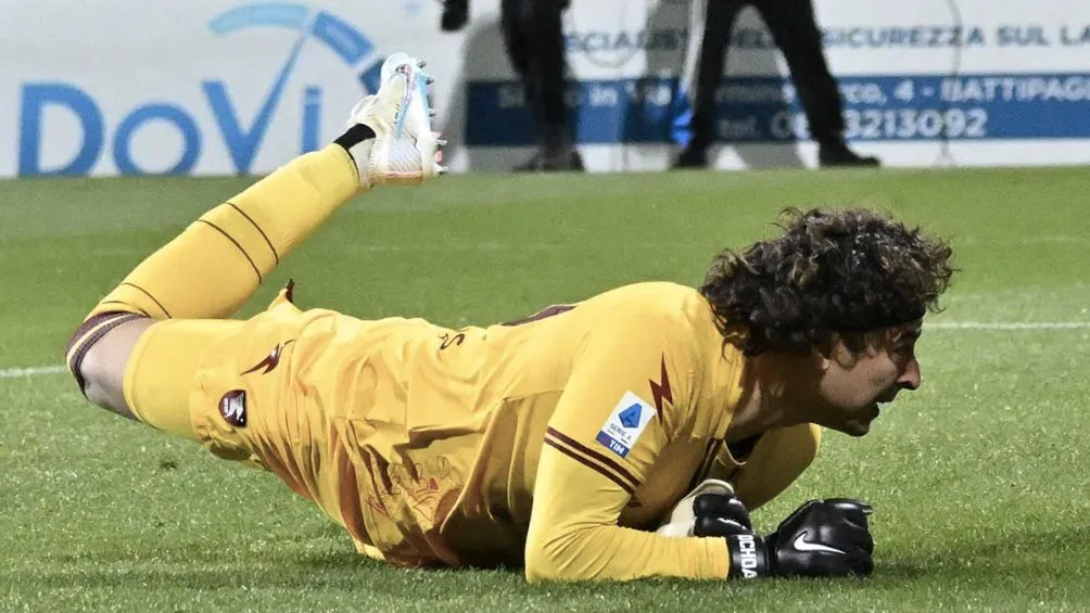 Ochoa durante un encuentro con el Salernitana