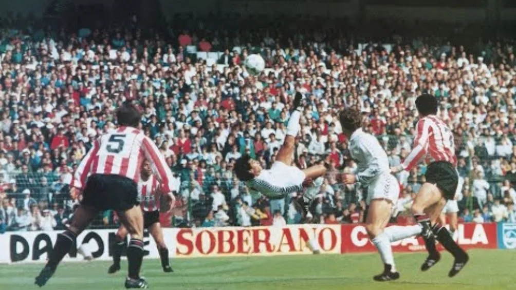 La chilena de Hugo ante el Logroñes