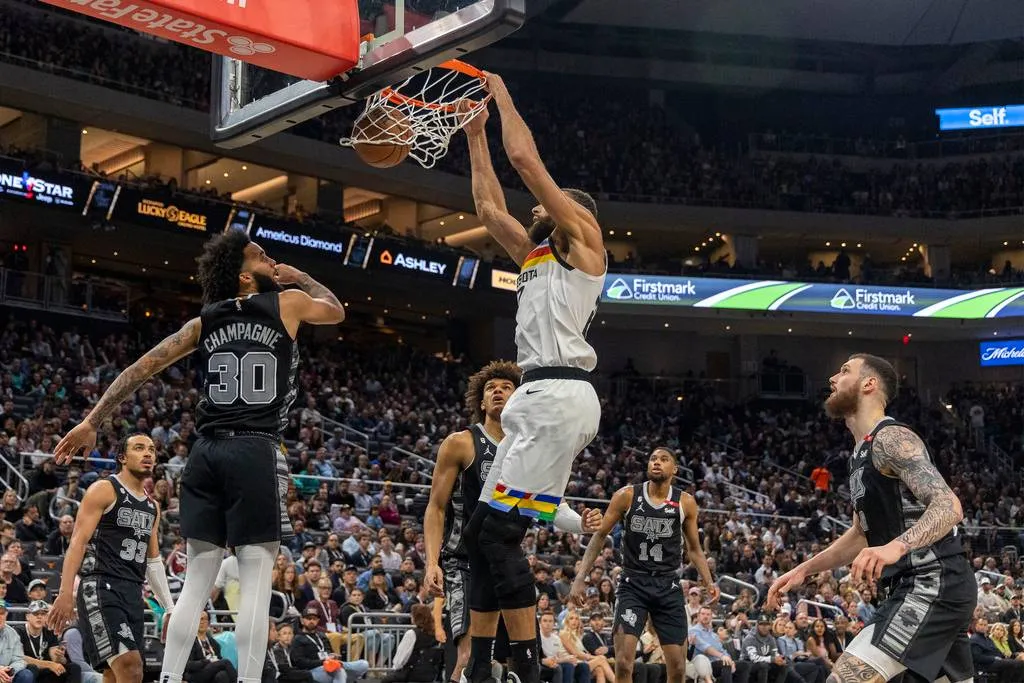 Rudy Gobert en partido