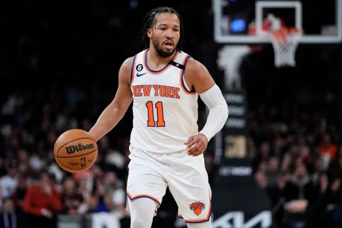 Jalen Brunson en partido de los New York Knicks