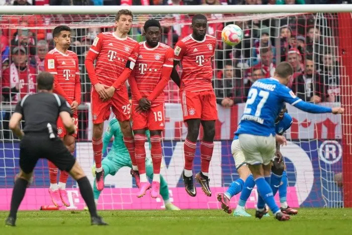 Tiro libre de Andrej Kramarić