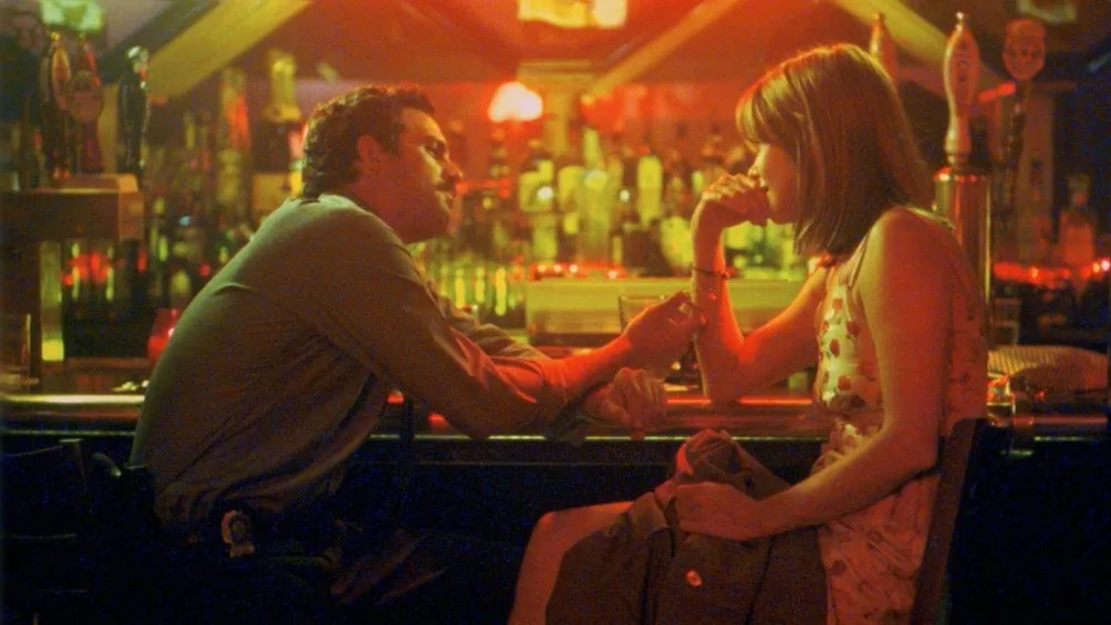 Tomando un trago en un bar