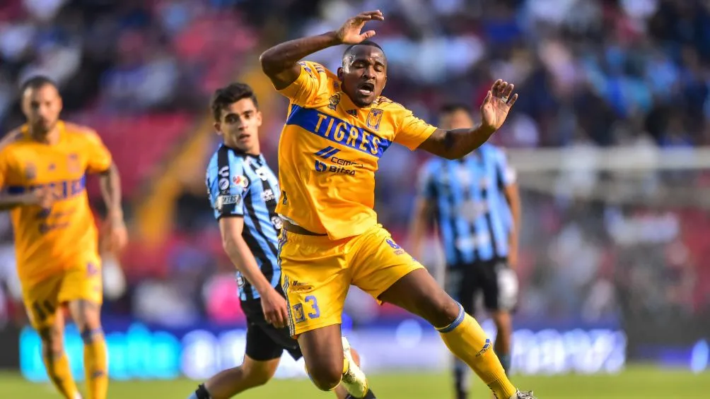 Samir Caetano durante el encuentro ante Querétaro