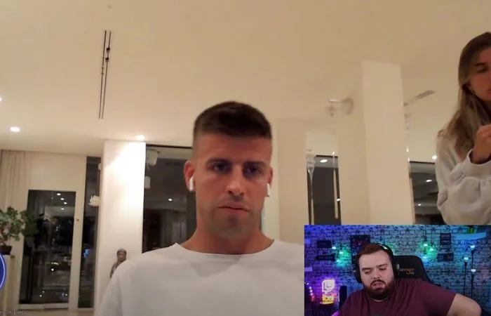 Piqué en el polémico streaming en su casa