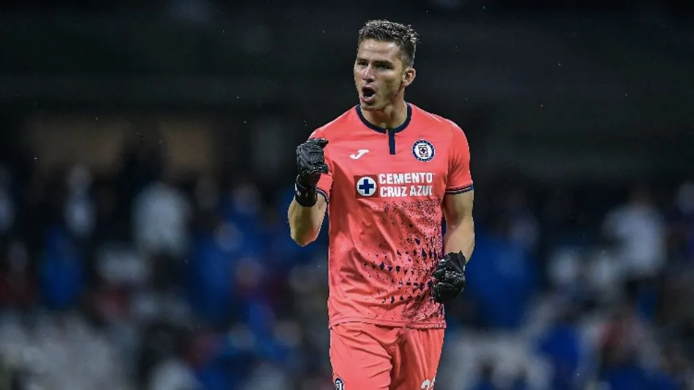 El arquero de Cruz Azul contraerá nupcias pronto