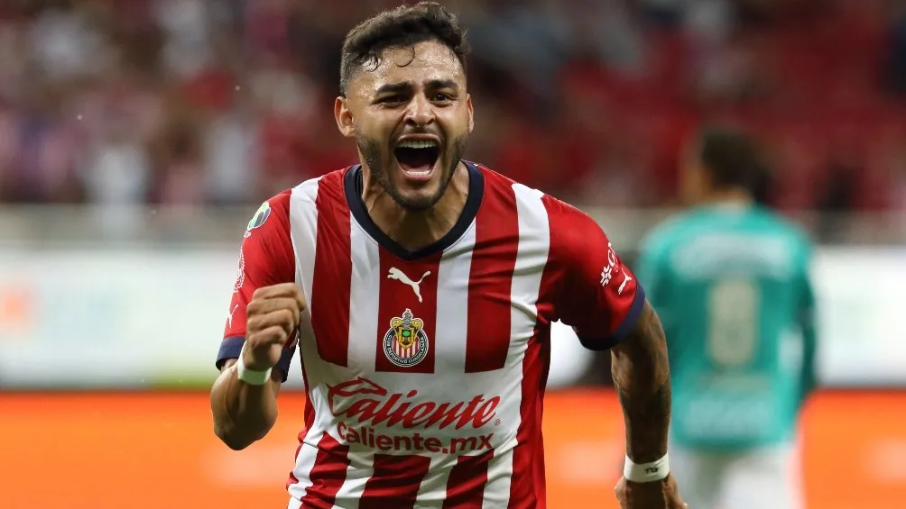 Alexis Vega en partido con Chivas