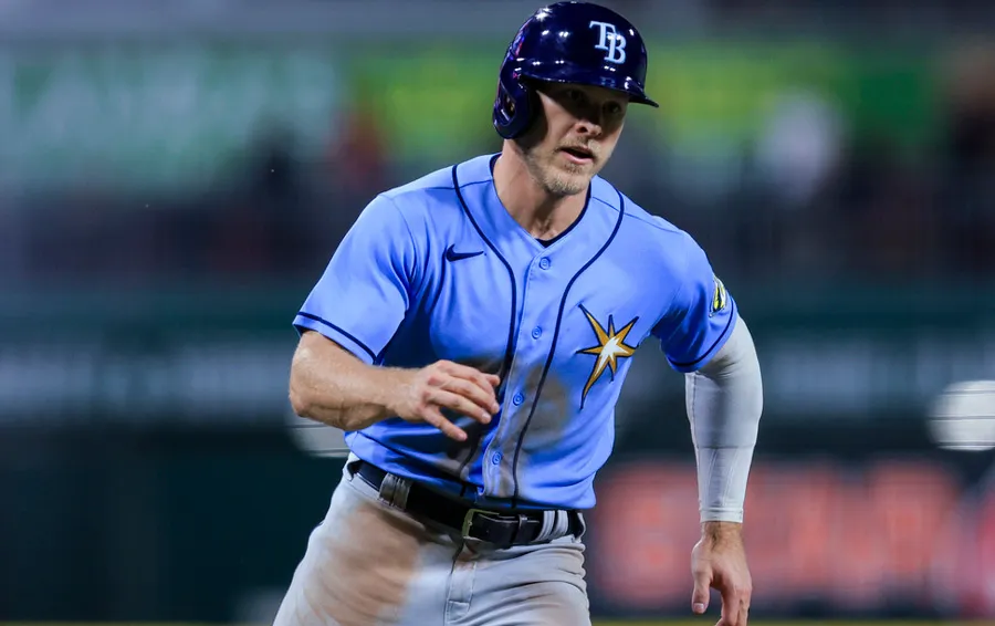 Taylor Walls recorre las bases