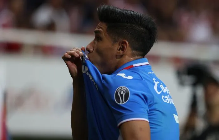 MEXSPORT Uriel Antuna festejando su gol ante Chivas