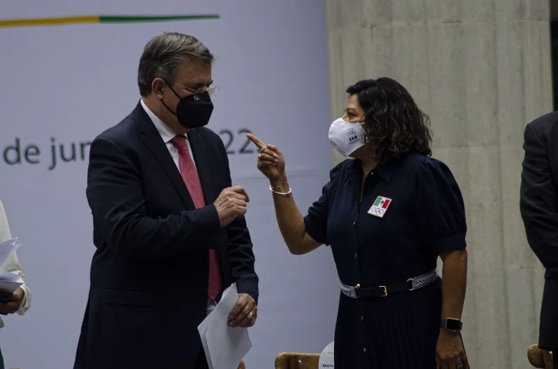MEXSPORT Ebrard y Alcalá en un evento del COM