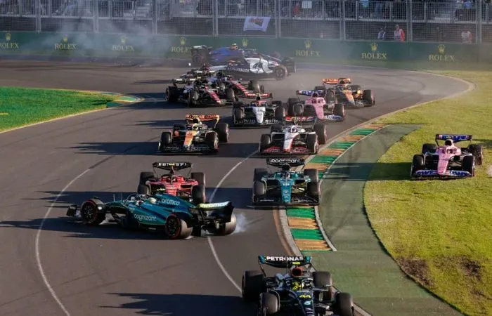 INSTAGRAM: @schecoperez Salida después de la Red Flag en Australia