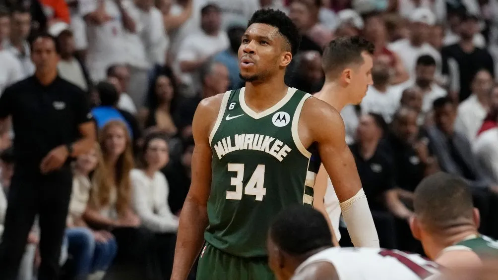 AP Giannis no da crédito a lo que sucede con Bucks