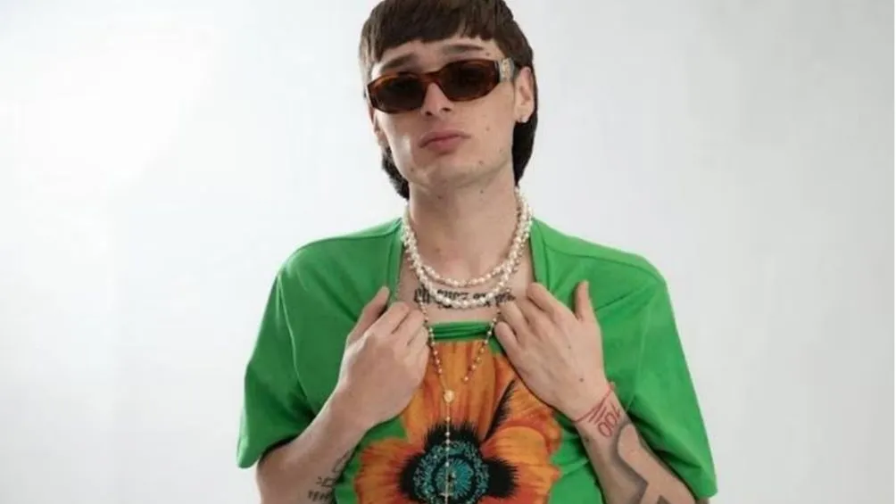 Peso Pluma confirmó su amor por Atlas