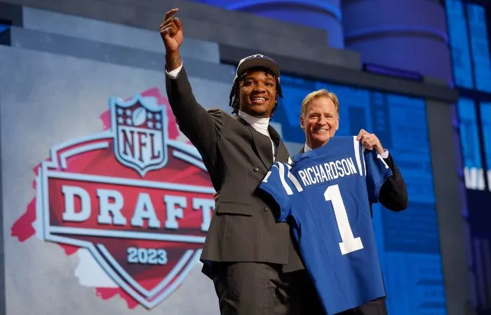 Anthony Richardson con el jersey de Indianapolis