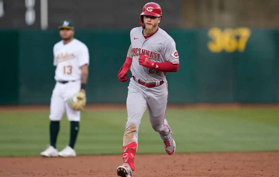 Jake Fraley recorre las bases tras cuadrangular