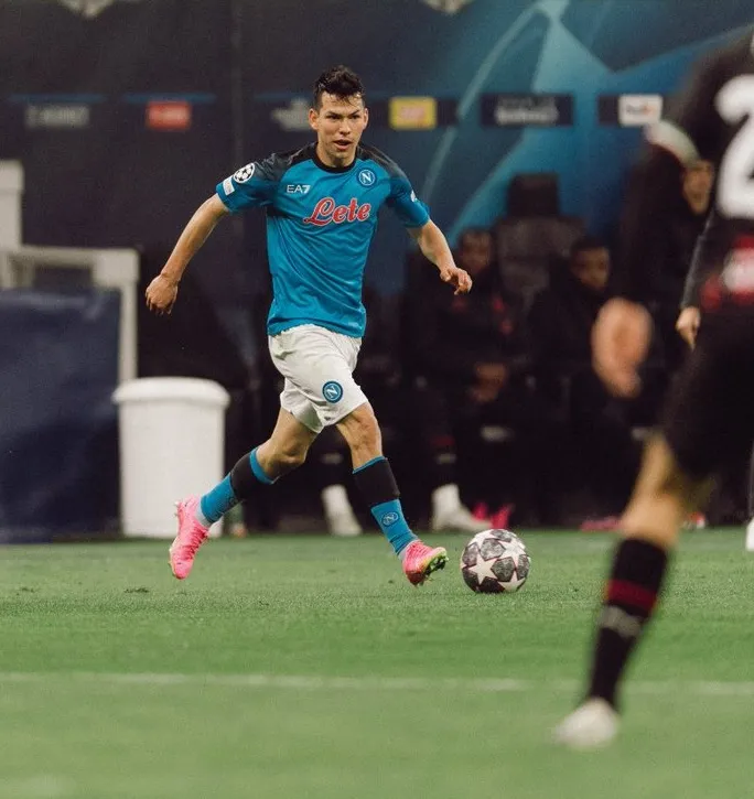 Lozano durante el partido de Champions frente al Milan