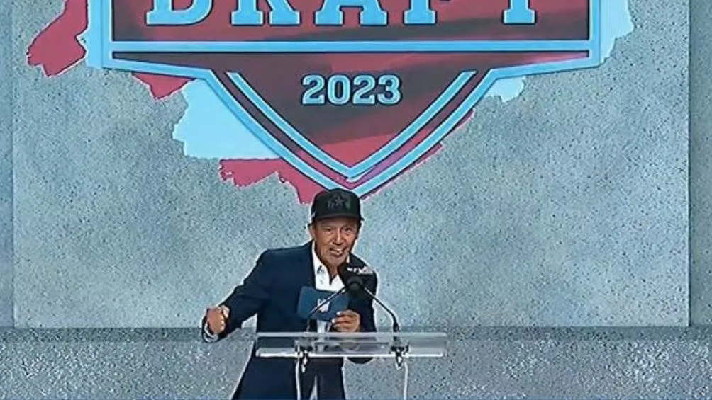 Hernández durante su presentación en el Draft