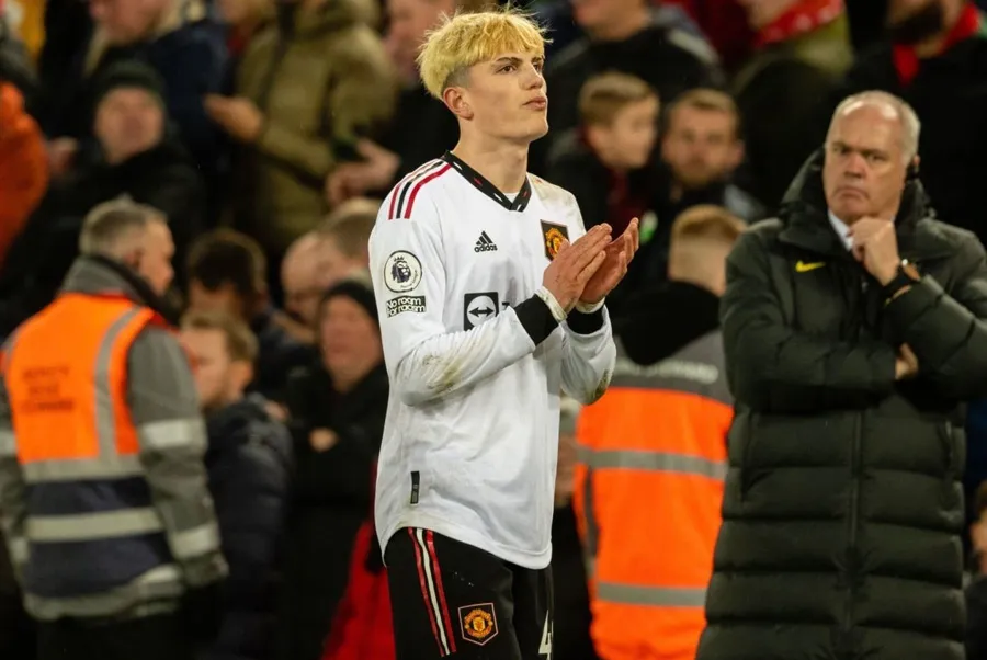 Garnacho previo a entrar de cambio