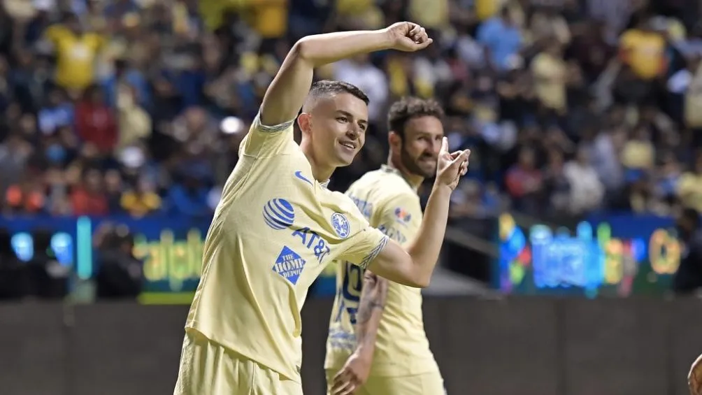 Álvaro Fidalgo celebrando un gol con las Águilas del América