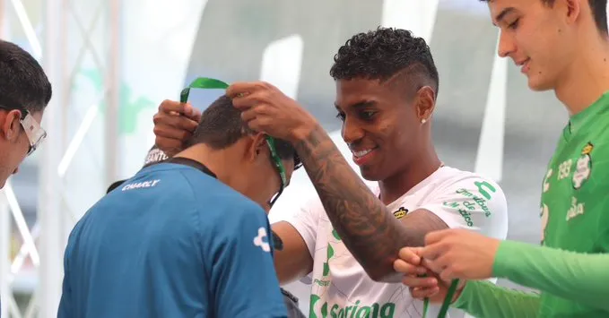 Jugadores del primer equipo de Santos estuvieron presentes