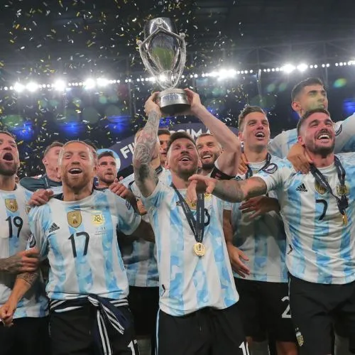 Selección Argentina celebrando la Finalissima en 2022