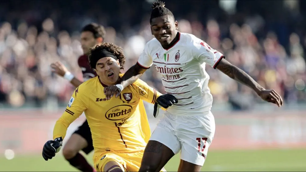 Ochoa durante el juego ante Milan