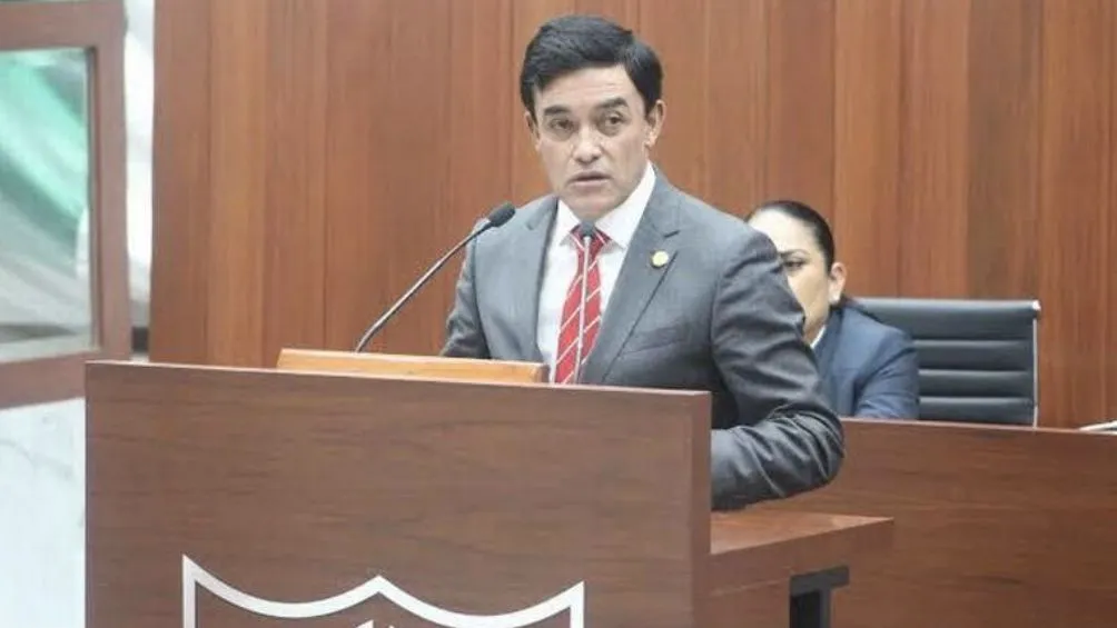 Ortega como diputado de MORENA