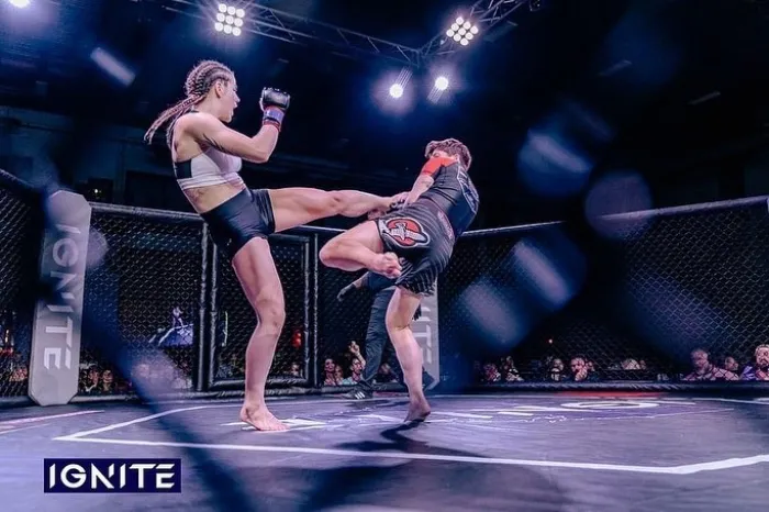 Shalie Lipp en una pelea de Ignite