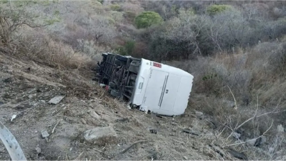 El camión cayó a un barranco cuando volvía a Guadalajara
