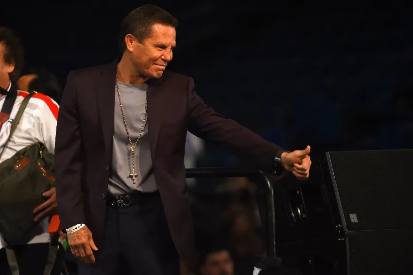 MEXSPORT Julio César Chávez en un evento de box