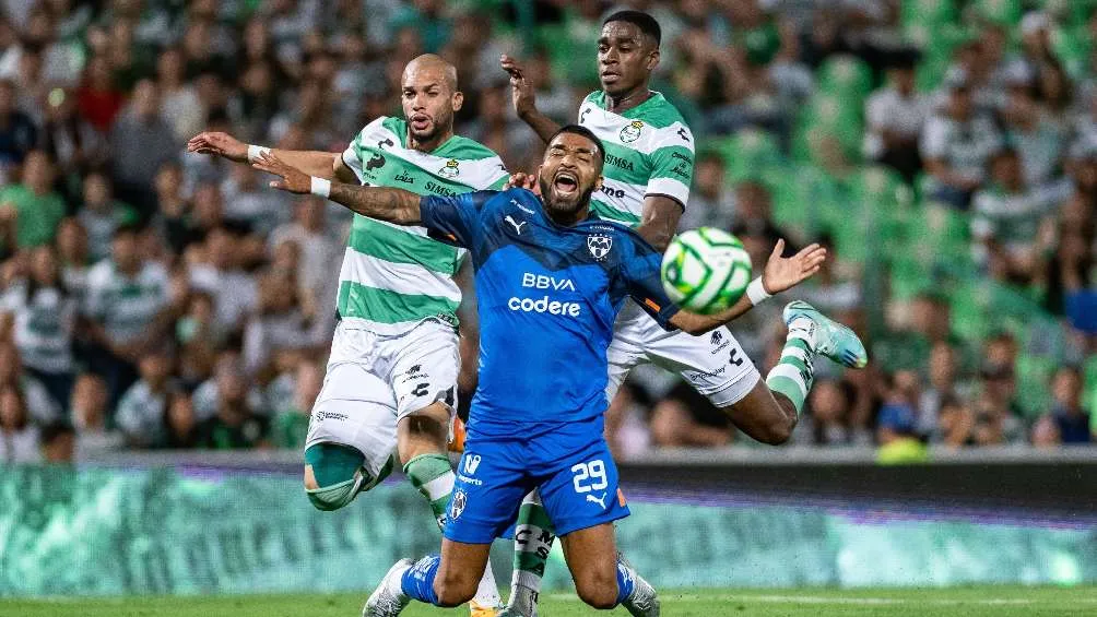 MEXSPORT Monterrey reclamaba penal sobre Aguirre