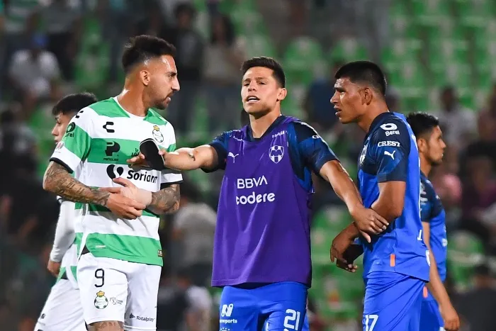 Javier Correa y Jesús Gallardo se encaran en el encuentro