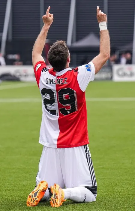 INSTAGRAM: @sant.gimenez Santi Giménez celebrando un gol con el Feyenoord