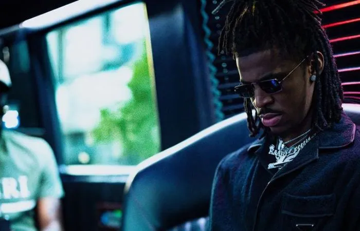 INSTAGRAM: @jamorant Ja Morant en un auto