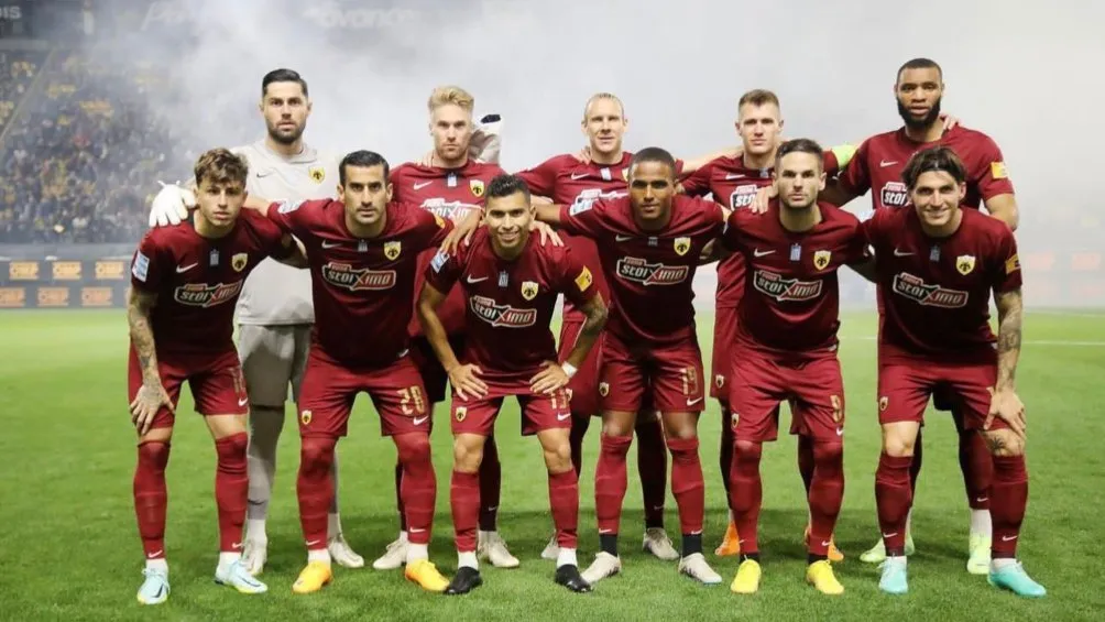 Pineda junto a sus compañeros previo a un juego
