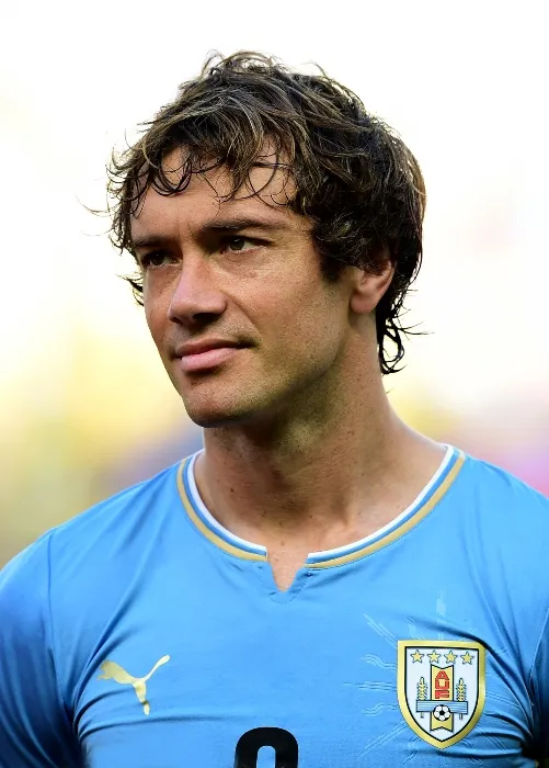 Diego Lugano con la camiseta de Uruguay